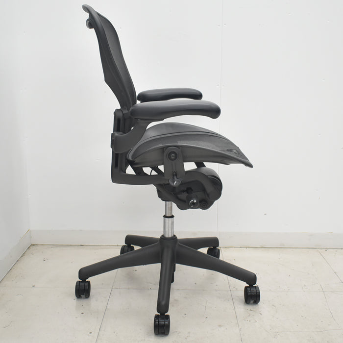 【中古】ハーマンミラー　アーロンチェア　Bサイズ　フル装備　2025071907【中古オフィス家具】