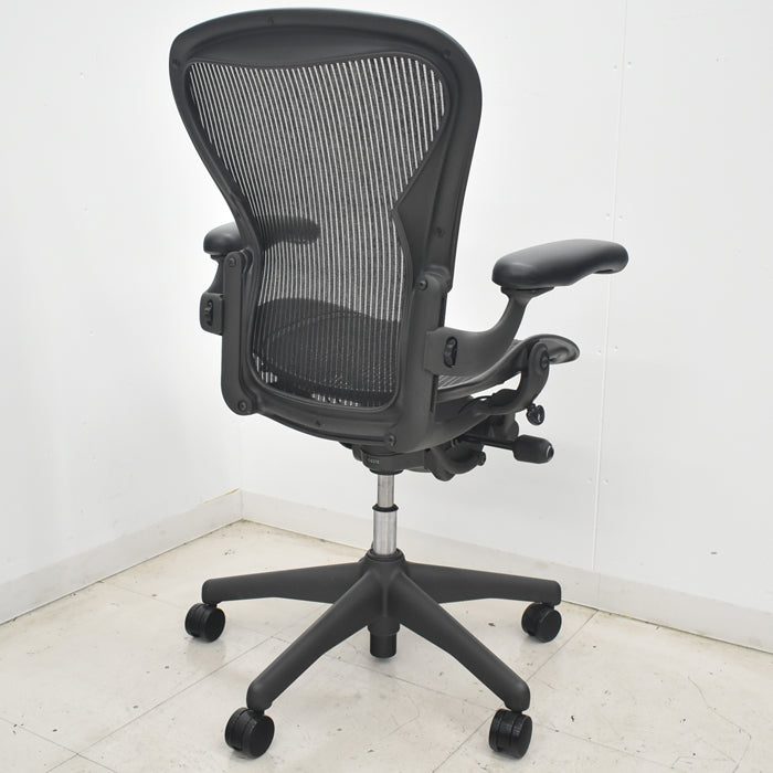 【中古】ハーマンミラー　アーロンチェア　Bサイズ　フル装備　2025071907【中古オフィス家具】