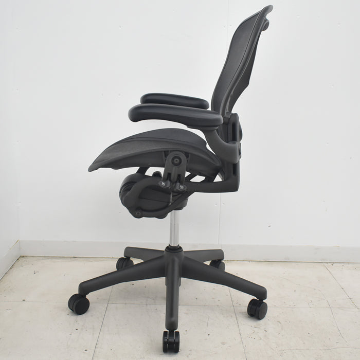 【中古】ハーマンミラー　アーロンチェア　Bサイズ　フル装備　ランバーサポート　2025072201【中古オフィス家具】