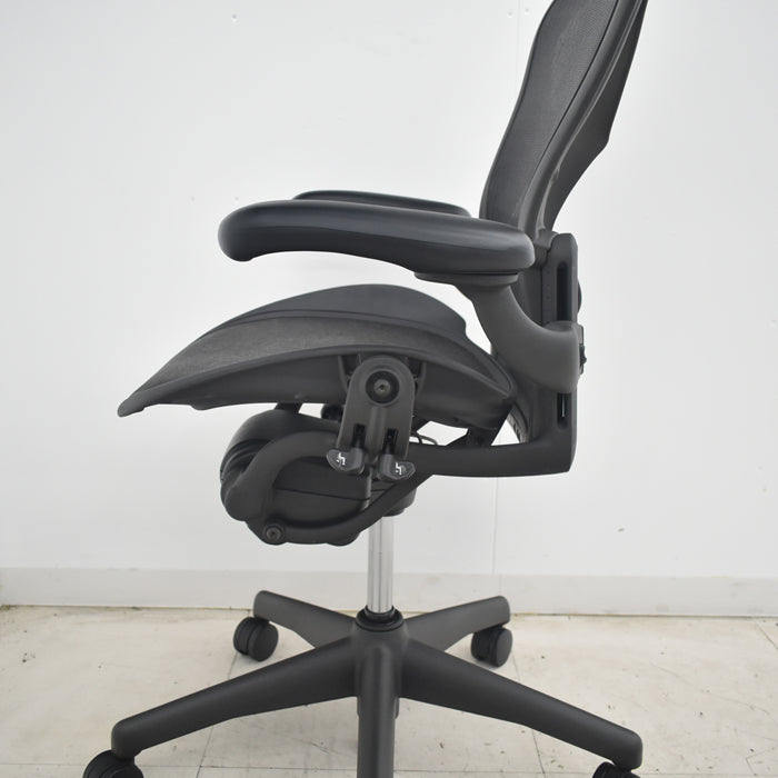【中古】ハーマンミラー　アーロンチェア　Bサイズ　フル装備　ランバーサポート　2025072201【中古オフィス家具】