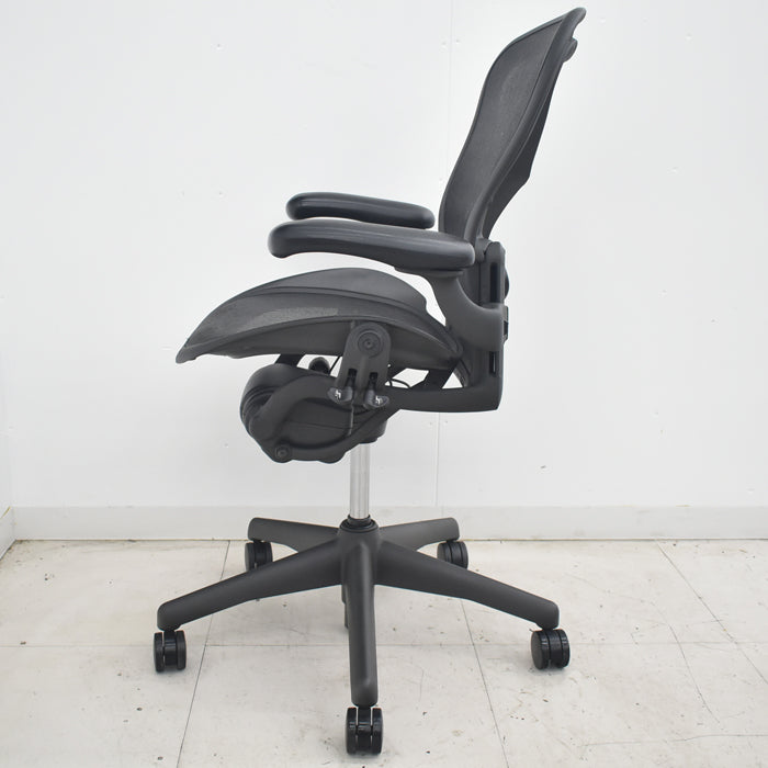 【中古】ハーマンミラー　アーロンチェア　Bサイズ　フル装備　ランバーサポート　2025072204【中古オフィス家具】