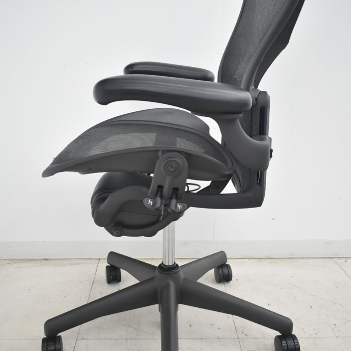 【中古】ハーマンミラー　アーロンチェア　Bサイズ　フル装備　ランバーサポート　2025072204【中古オフィス家具】