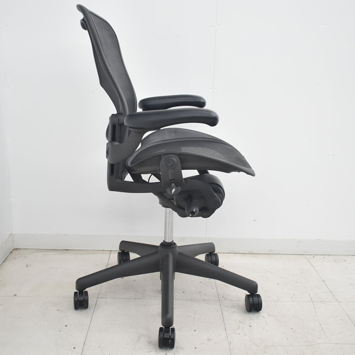 【中古】ハーマンミラー　アーロンチェア　Bサイズ　フル装備　ランバーサポート　2025072204【中古オフィス家具】