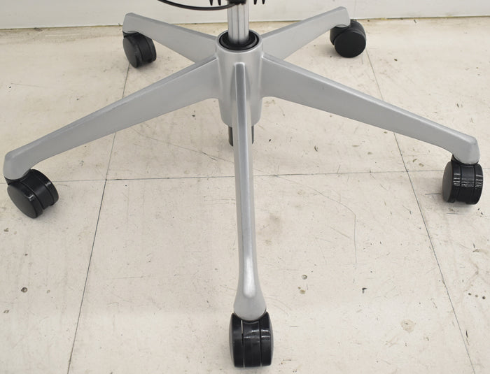 【中古】オカムラ　バロン　ハイバック　固定肘　シルバー脚　2025072403【中古オフィス家具】