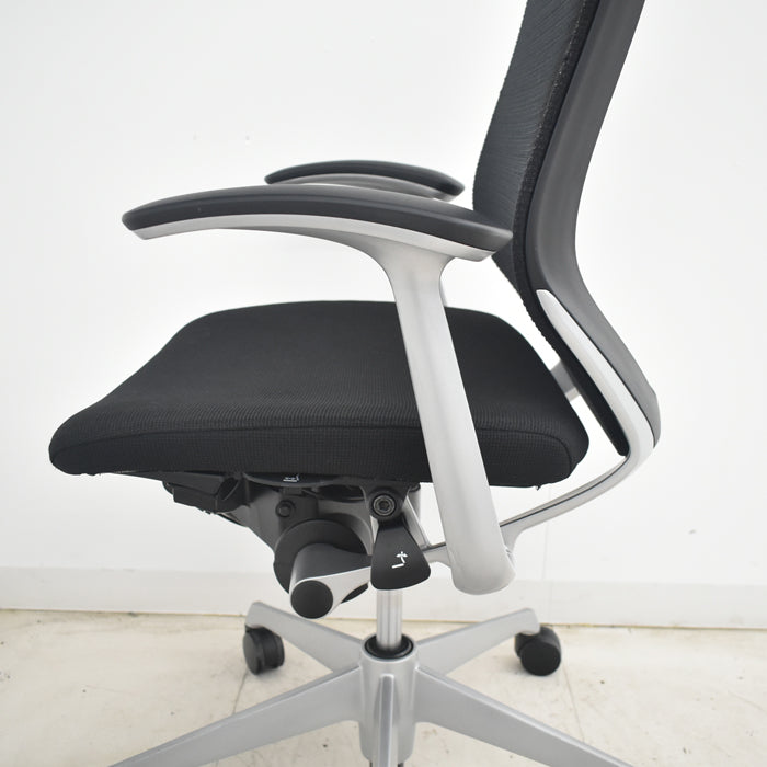 【中古】オカムラ　バロン　ハイバック　固定肘　シルバー脚　2025072403【中古オフィス家具】
