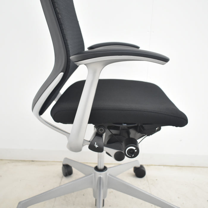 【中古】オカムラ　バロン　ハイバック　固定肘　シルバー脚　2025072403【中古オフィス家具】