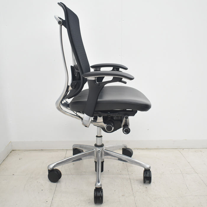 【中古】オカムラ　コンテッサ　可動肘　ランバーサポート　ポリッシュ　革張り　2025073001【中古オフィス家具】
