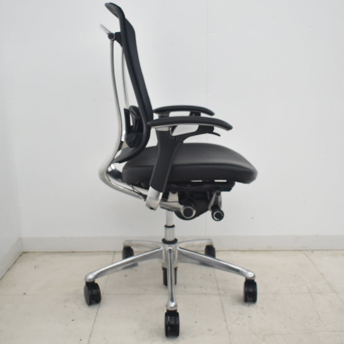 【中古】オカムラ　コンテッサ　可動肘　ランバーサポート　ポリッシュ　革張り　2025073002【中古オフィス家具】