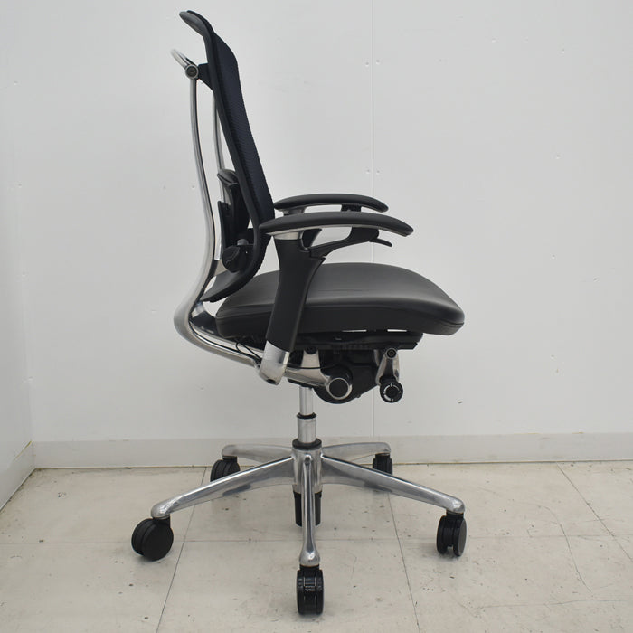 【中古】オカムラ　コンテッサ　可動肘　ランバーサポート　ポリッシュ　革張り　2025073003【中古オフィス家具】