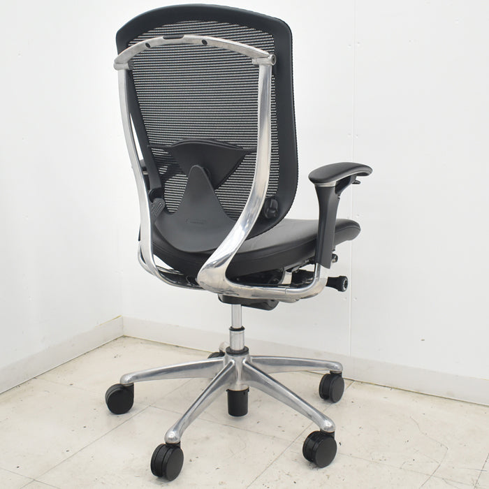 【中古】オカムラ　コンテッサ　可動肘　ランバーサポート　ポリッシュ　革張り　2025073003【中古オフィス家具】