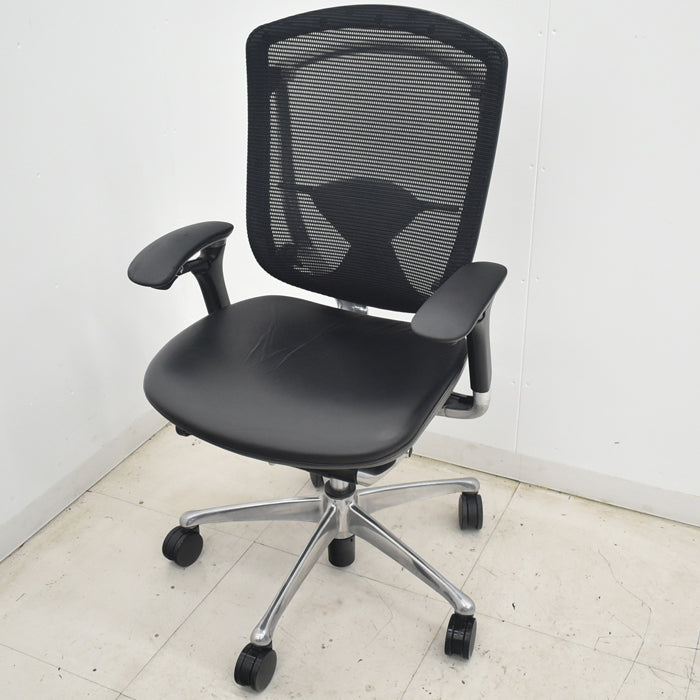 【中古】オカムラ　コンテッサ　可動肘　ランバーサポート　ポリッシュ　革張り　2025073004【中古オフィス家具】