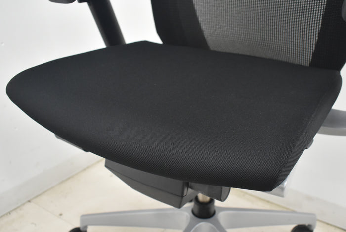 【中古】イトーキ　ヴェント　ハイバック　可動肘　シルバー脚　2025073106【中古オフィス家具】