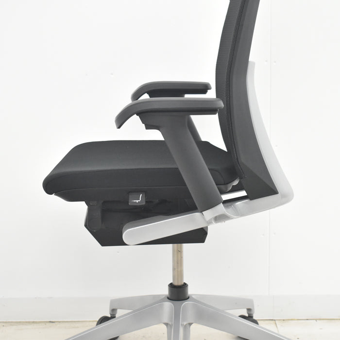 【中古】イトーキ　ヴェント　ハイバック　可動肘　シルバー脚　2025073106【中古オフィス家具】