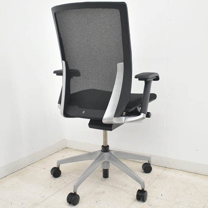 【中古】イトーキ　ヴェント　ハイバック　可動肘　シルバー脚　2025073106【中古オフィス家具】