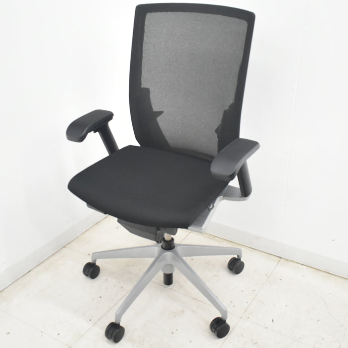 【中古】イトーキ　ヴェント　ハイバック　可動肘　オートマチックランバーテンション　シルバー脚　2025073107【中古オフィス家具】