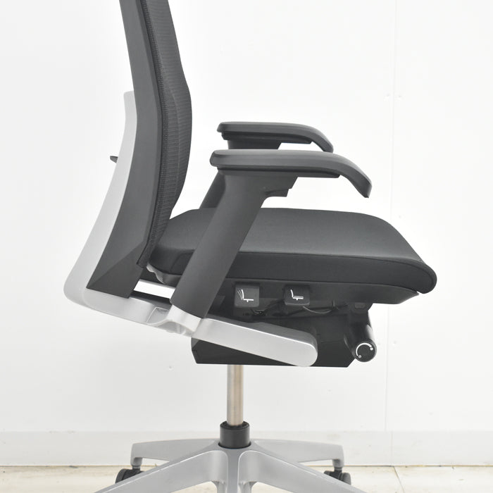 【中古】イトーキ　ヴェント　ハイバック　可動肘　オートマチックランバーテンション　シルバー脚　2025073107【中古オフィス家具】