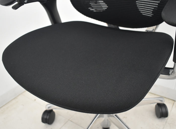 【中古】オカムラ　コンテッサ　可動肘　ランバーサポート　ポリッシュ　2025080506【中古オフィス家具】