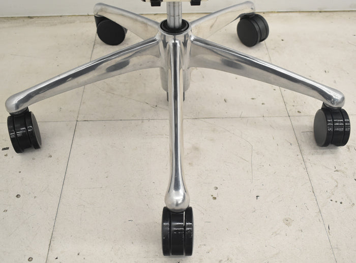 【中古】オカムラ　コンテッサ　可動肘　ランバーサポート　ポリッシュ　2025080506【中古オフィス家具】