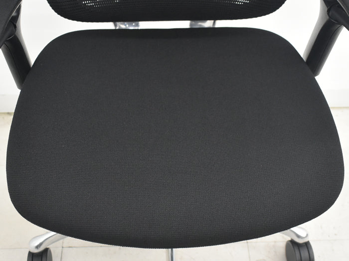 【中古】オカムラ　コンテッサ　可動肘　ランバーサポート　ポリッシュ　2025080507【中古オフィス家具】
