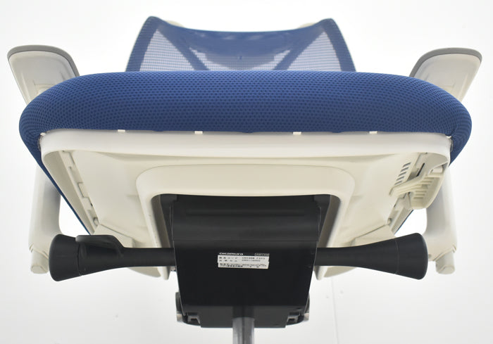 【中古】[難有]オカムラ　サブリナ　前傾機能　可動肘　ハンガー　ポリッシュ　2018年製　2025080601【中古オフィス家具】