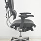 【中古】エルゴヒューマン　ベーシック　可動肘　ヘッドレスト　ポリッシュ　革張り　2025080801【中古オフィス家具】