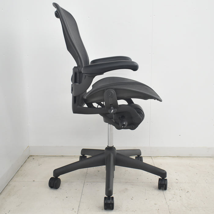 【中古】ハーマンミラー　アーロンチェア　Bサイズ　フル装備　ランバーサポート　2025081601【中古オフィス家具】