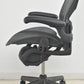 【中古】ハーマンミラー　アーロンチェア　Bサイズ　可動肘　ランバーサポート　2025081602【中古オフィス家具】