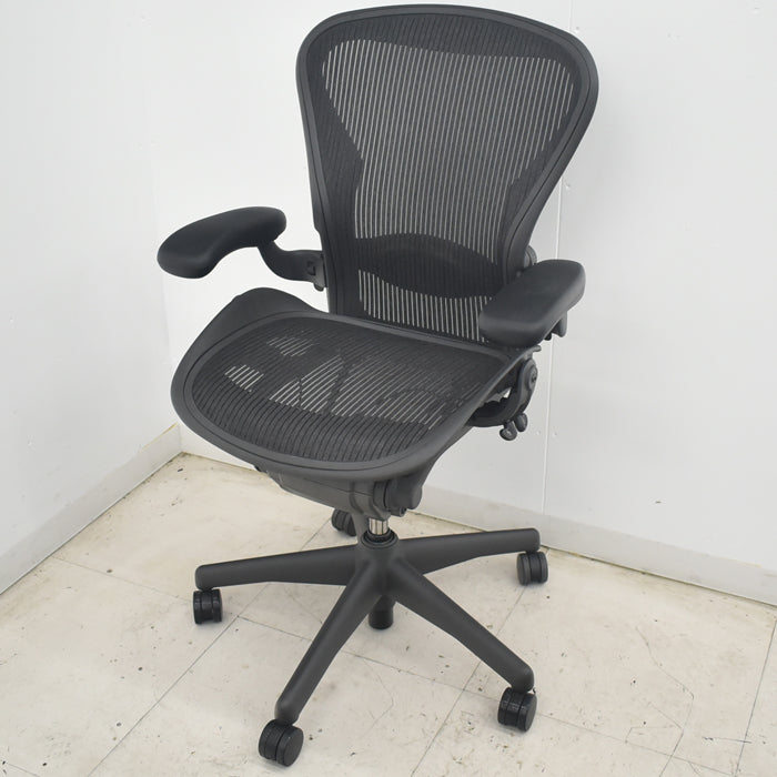 【中古】ハーマンミラー アーロンチェア　Bサイズ　フル装備　ランバーサポート　2025081604【中古オフィス家具】