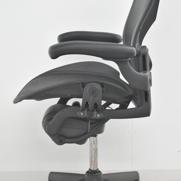 【中古】ハーマンミラー アーロンチェア　Bサイズ　フル装備　ランバーサポート　2025081604【中古オフィス家具】
