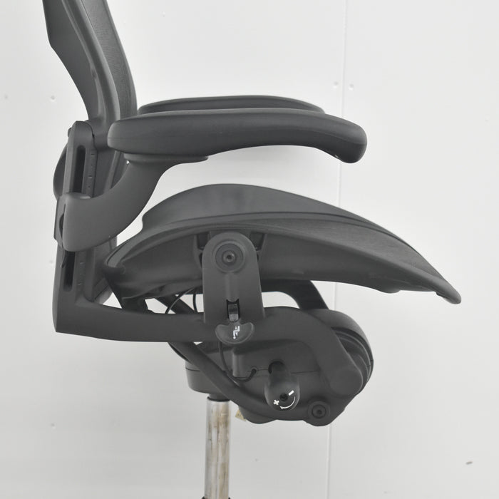 【中古】ハーマンミラー アーロンチェア　Bサイズ　フル装備　ランバーサポート　2025081604【中古オフィス家具】