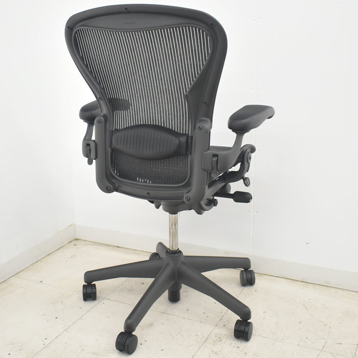 【中古】ハーマンミラー アーロンチェア　Bサイズ　フル装備　ランバーサポート　2025081604【中古オフィス家具】