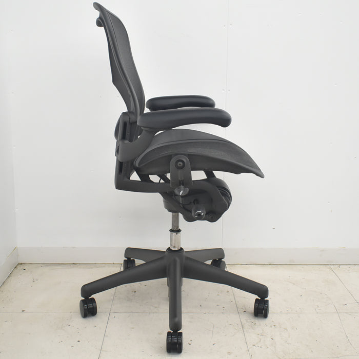 【中古】ハーマンミラー アーロンチェア　Bサイズ　フル装備　ランバーサポート　2025081605【中古オフィス家具】
