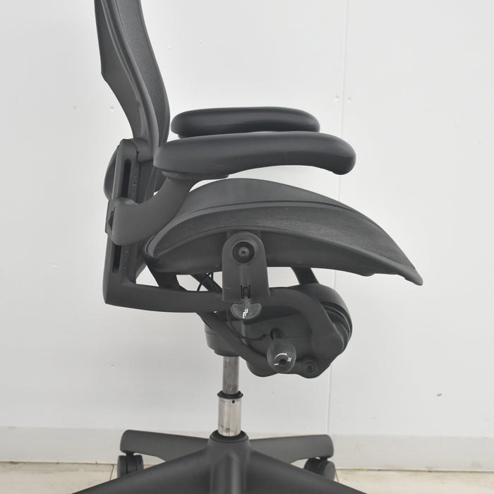 【中古】ハーマンミラー アーロンチェア　Bサイズ　フル装備　ランバーサポート　2025081605【中古オフィス家具】