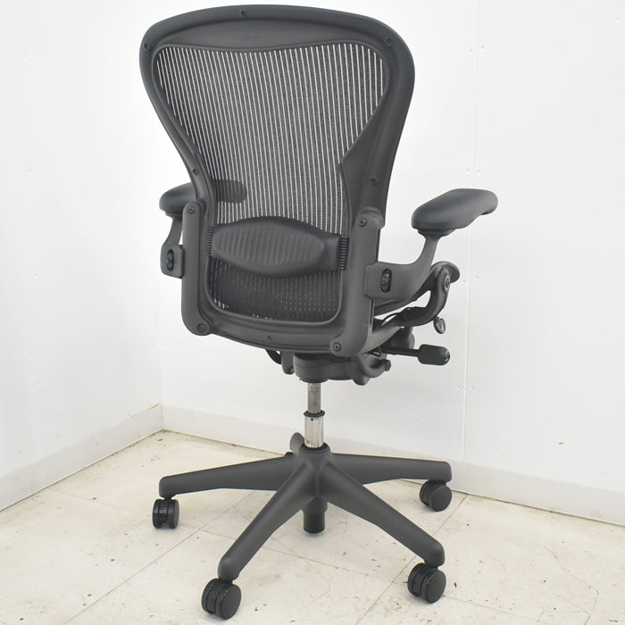 【中古】ハーマンミラー アーロンチェア　Bサイズ　フル装備　ランバーサポート　2025081605【中古オフィス家具】