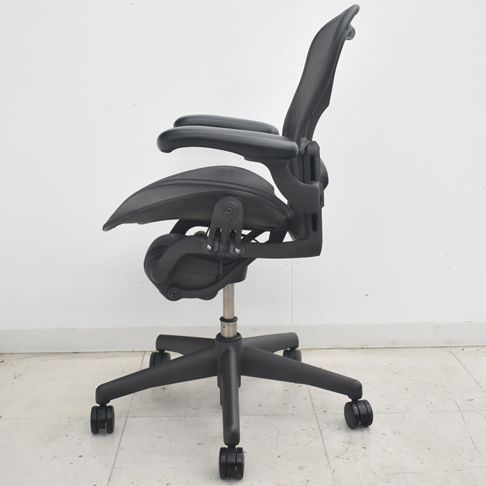 【中古】ハーマンミラー　アーロンチェア　Aサイズ　フル装備　ランバーサポート　肘レバータイプ　2025081801【中古オフィス家具】
