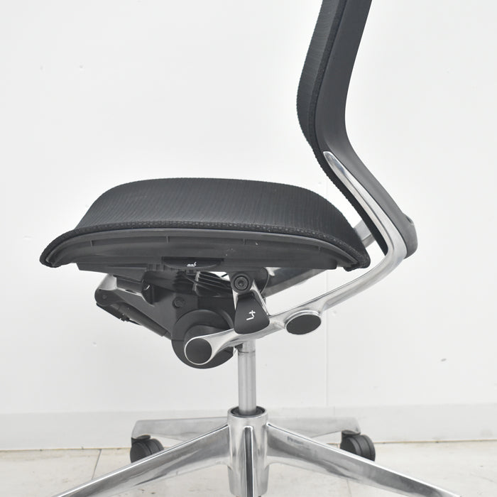 【中古】オカムラ　バロン　ローバック　肘なし　ポリッシュ　2025081806【中古オフィス家具】