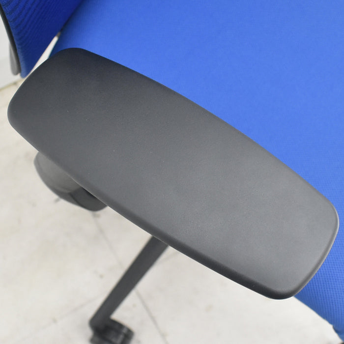 【中古】ウチダ　セレッツァ　ヘッドレスト・可動肘付　ランバーサポート　2018年製　2025082802【中古オフィス家具】