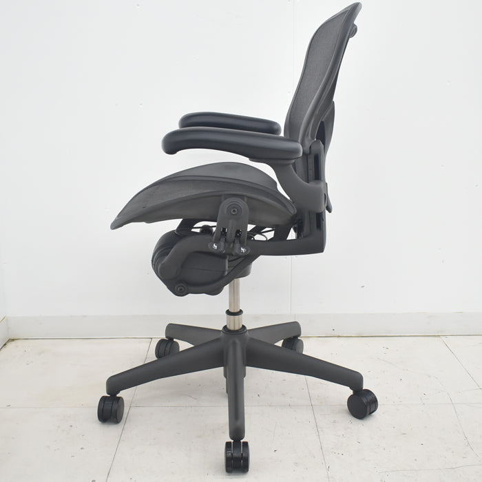 【中古】ハーマンミラー　アーロンチェア　Aサイズ　フル装備　ポスチャーフィット　2025090201【中古オフィス家具】