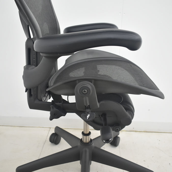 【中古】ハーマンミラー　アーロンチェア　Aサイズ　フル装備　ポスチャーフィット　2025090201【中古オフィス家具】