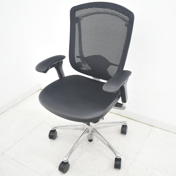 【中古】オカムラ　コンテッサ　可動肘　ランバーサポート　ポリッシュ　革張り　2025090202【中古オフィス家具】