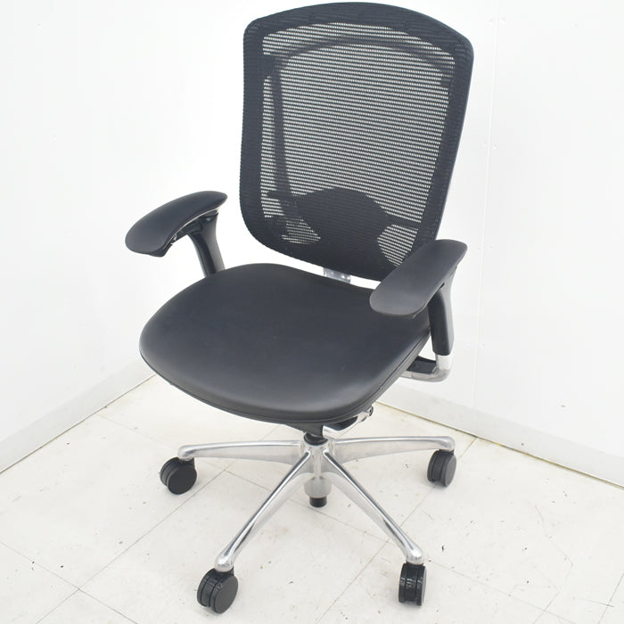 【中古】オカムラ　コンテッサ　可動肘　ランバーサポート　ポリッシュ　革張り　2025090203【中古オフィス家具】