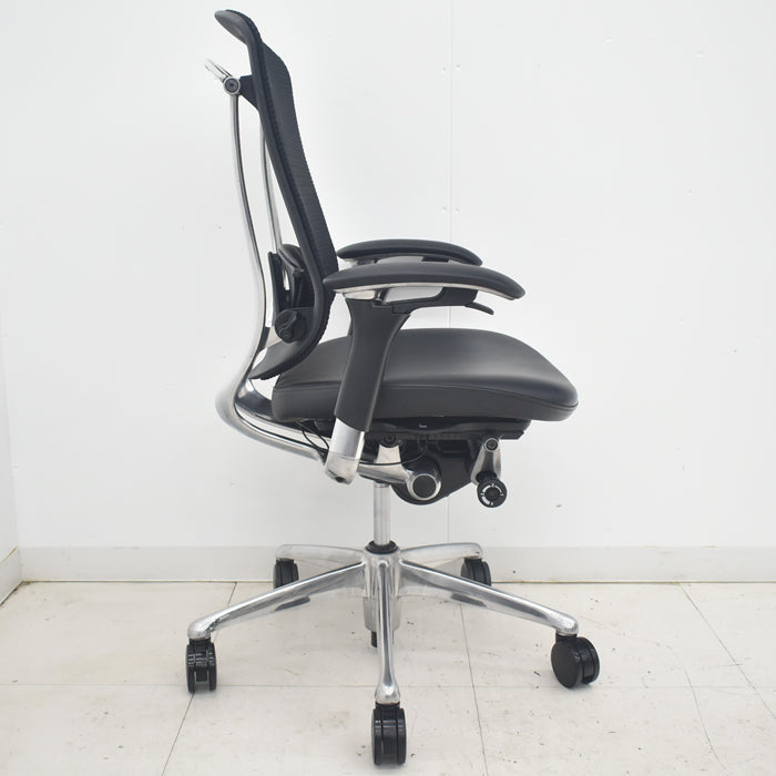 【中古】オカムラ　コンテッサ　可動肘　ランバーサポート　ポリッシュ　革張り　2025090204【中古オフィス家具】
