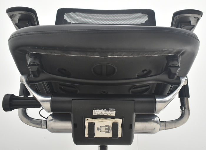 【中古】オカムラ　コンテッサ　可動肘　ランバーサポート　ポリッシュ　革張り　2025090205【中古オフィス家具】