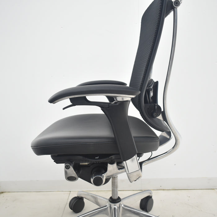 【中古】オカムラ　コンテッサ　可動肘　ランバーサポート　ポリッシュ　革張り　2025090205【中古オフィス家具】