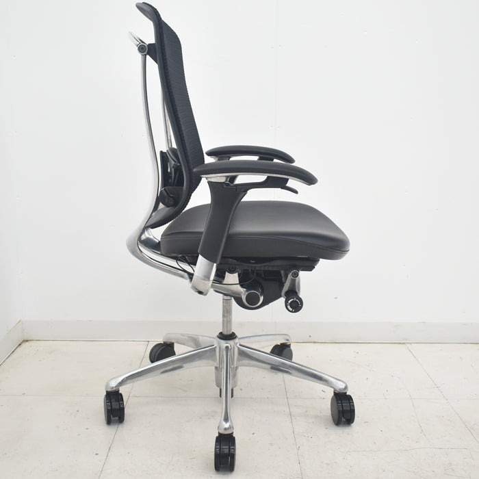 【中古】オカムラ　コンテッサ　可動肘　ランバーサポート　ポリッシュ　革張り　2025090205【中古オフィス家具】