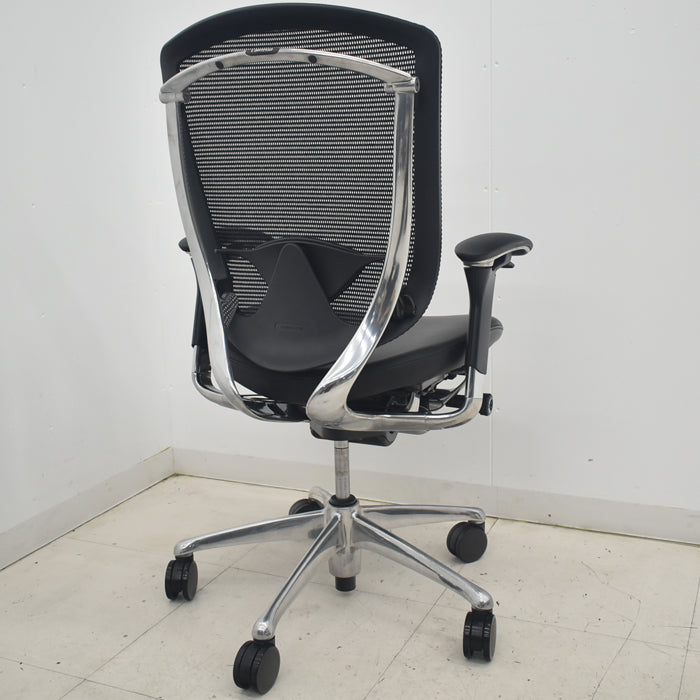 【中古】オカムラ　コンテッサ　可動肘　ランバーサポート　ポリッシュ　革張り　2025090205【中古オフィス家具】
