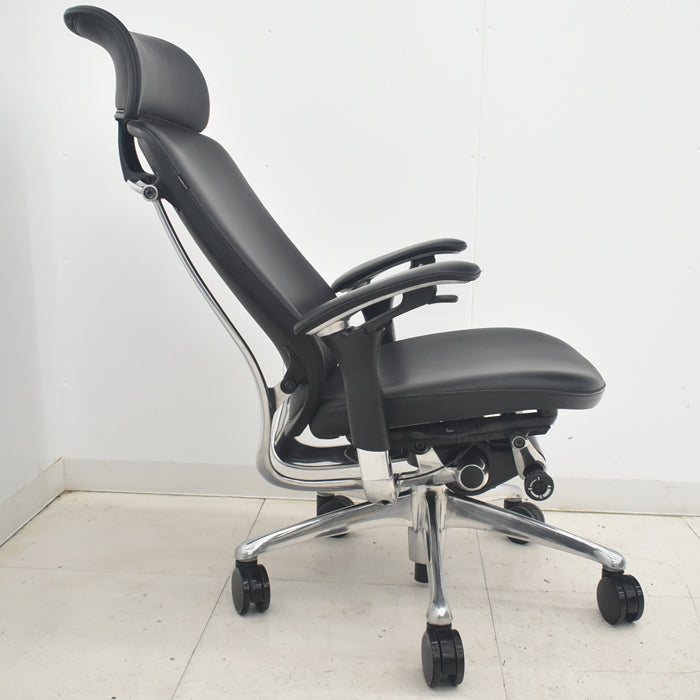 【中古】オカムラ　コンテッサ　大型ヘッドレスト　可動肘　アルミポリッシュ　革張り　2025090206【中古オフィス家具】