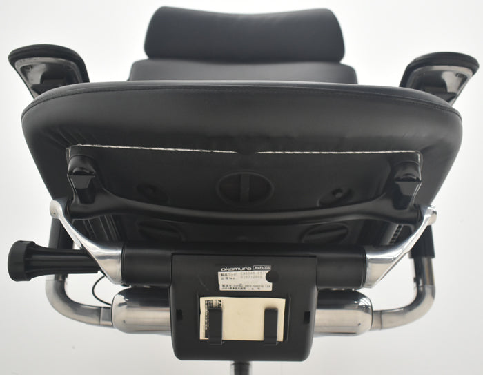 【中古】オカムラ　コンテッサ　大型ヘッドレスト　可動肘　アルミポリッシュ　革張り　2025090206【中古オフィス家具】