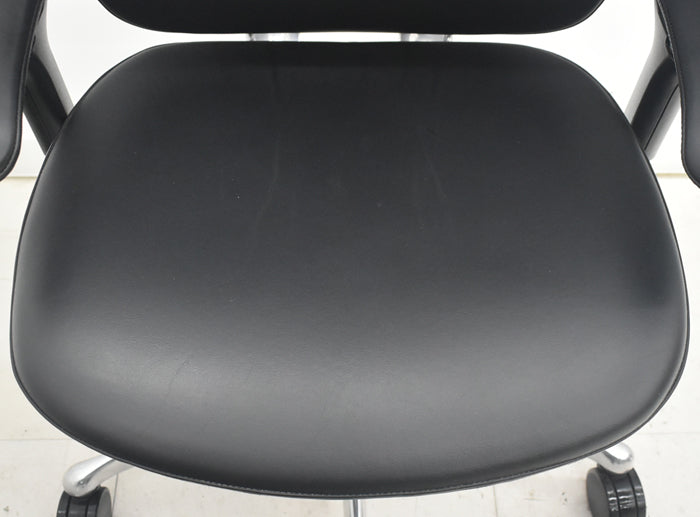 【中古】オカムラ　コンテッサ　大型ヘッドレスト　可動肘　アルミポリッシュ　革張り　2025090207【中古オフィス家具】
