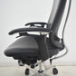 【中古】オカムラ　コンテッサ　大型ヘッドレスト　可動肘　アルミポリッシュ　革張り　2025090304【中古オフィス家具】